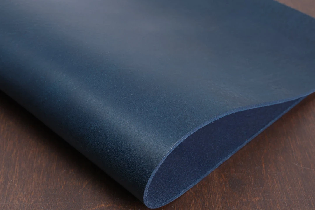 Leather Conceria La Perla Azzurra Amazzonia, Deep Ocean 3 Leather Conceria La Perla Azzurra Amazzonia, Deep Ocean