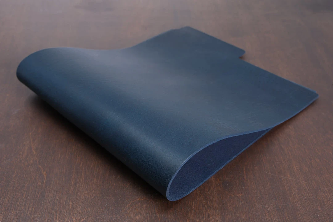 Leather Conceria La Perla Azzurra Amazzonia, Deep Ocean 4 Leather Conceria La Perla Azzurra Amazzonia, Deep Ocean